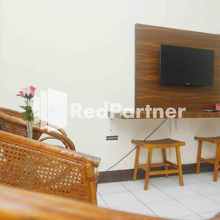 Hotel Transit 1 Makassar Redpartner Ngoại thất bức ảnh