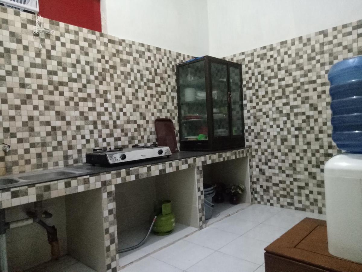Hotel Transit 1 Makassar Redpartner Ngoại thất bức ảnh