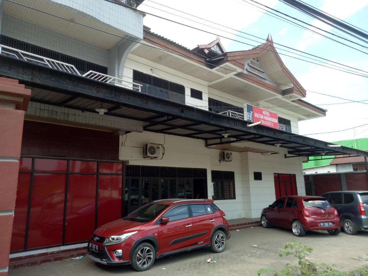 Hotel Transit 1 Makassar Redpartner Ngoại thất bức ảnh
