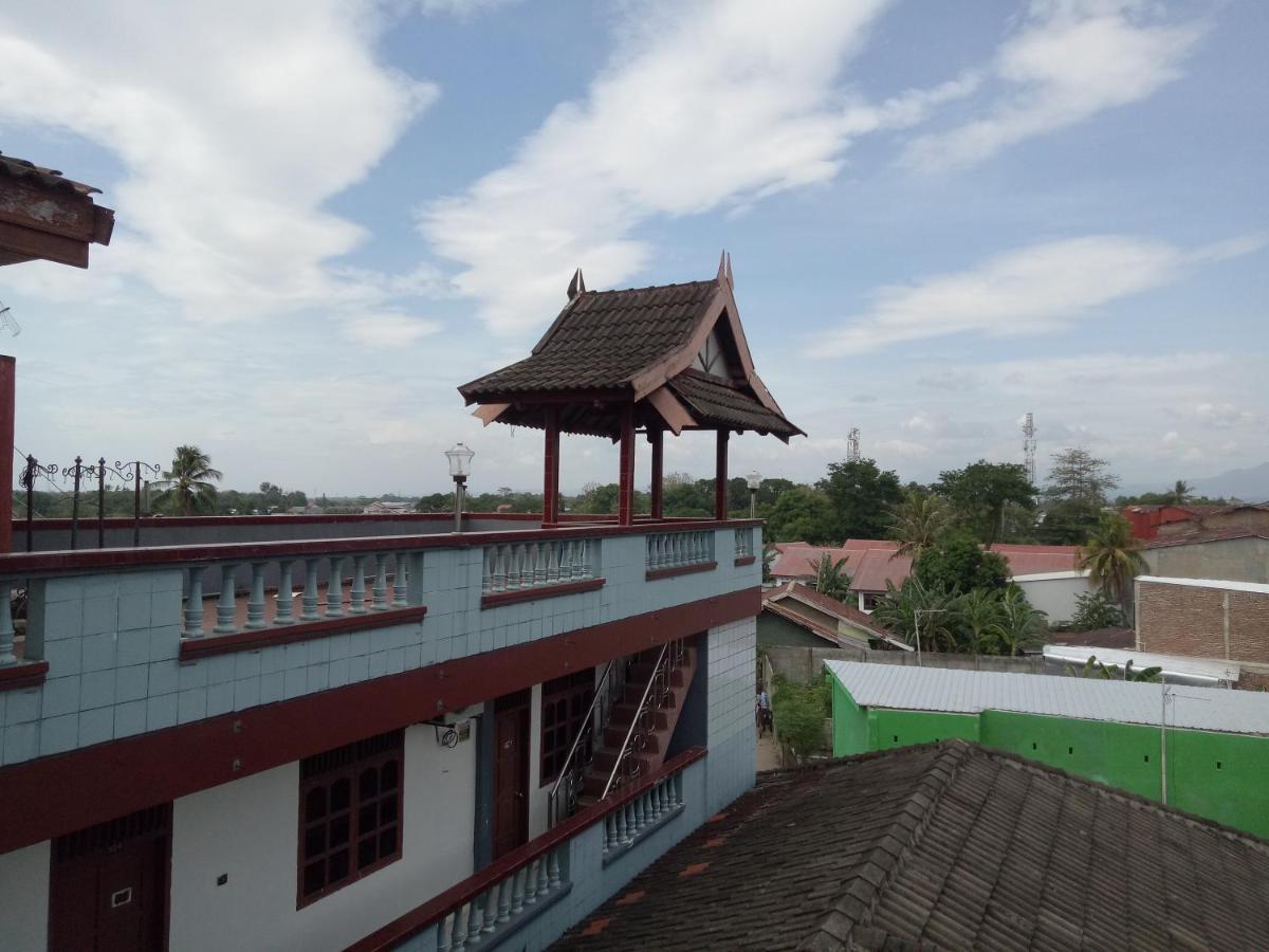 Hotel Transit 1 Makassar Redpartner Ngoại thất bức ảnh