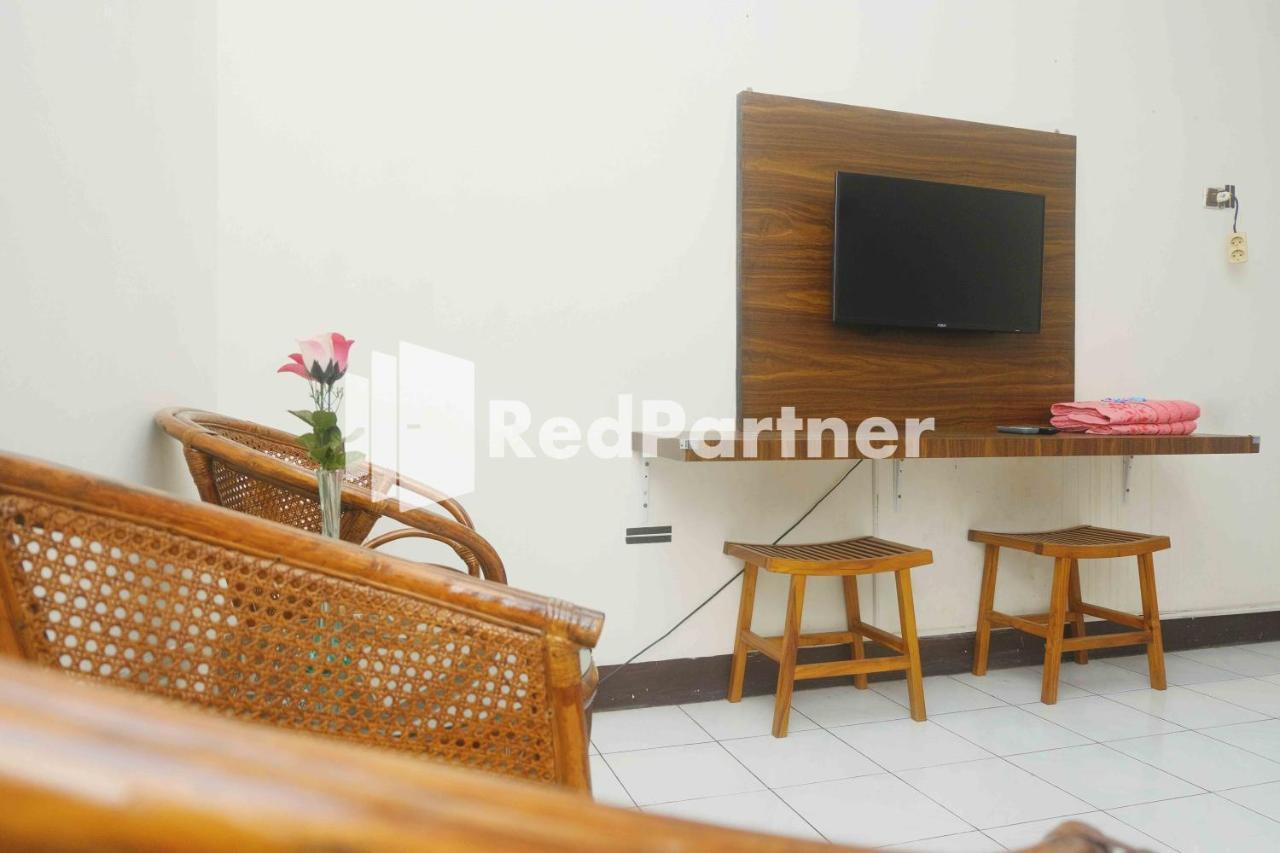 Hotel Transit 1 Makassar Redpartner Ngoại thất bức ảnh