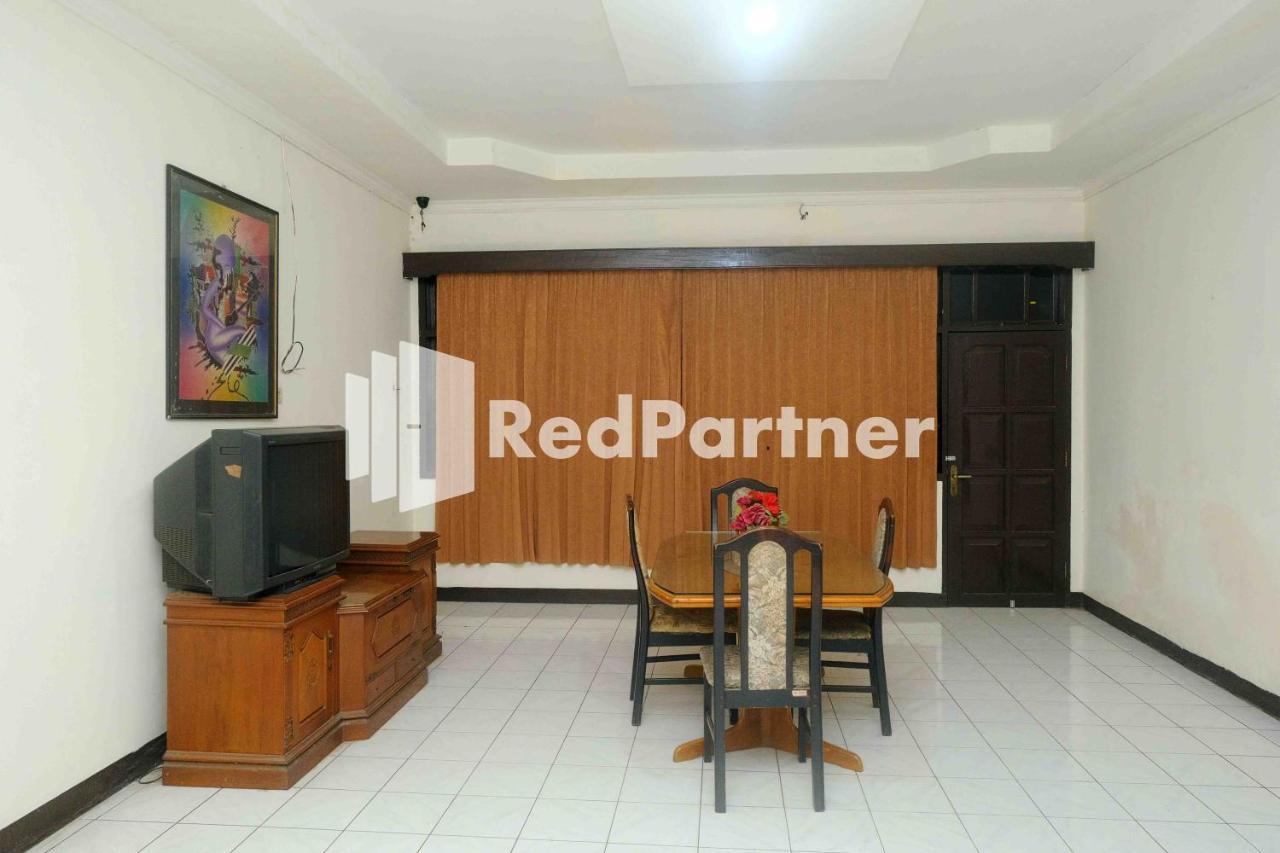 Hotel Transit 1 Makassar Redpartner Ngoại thất bức ảnh