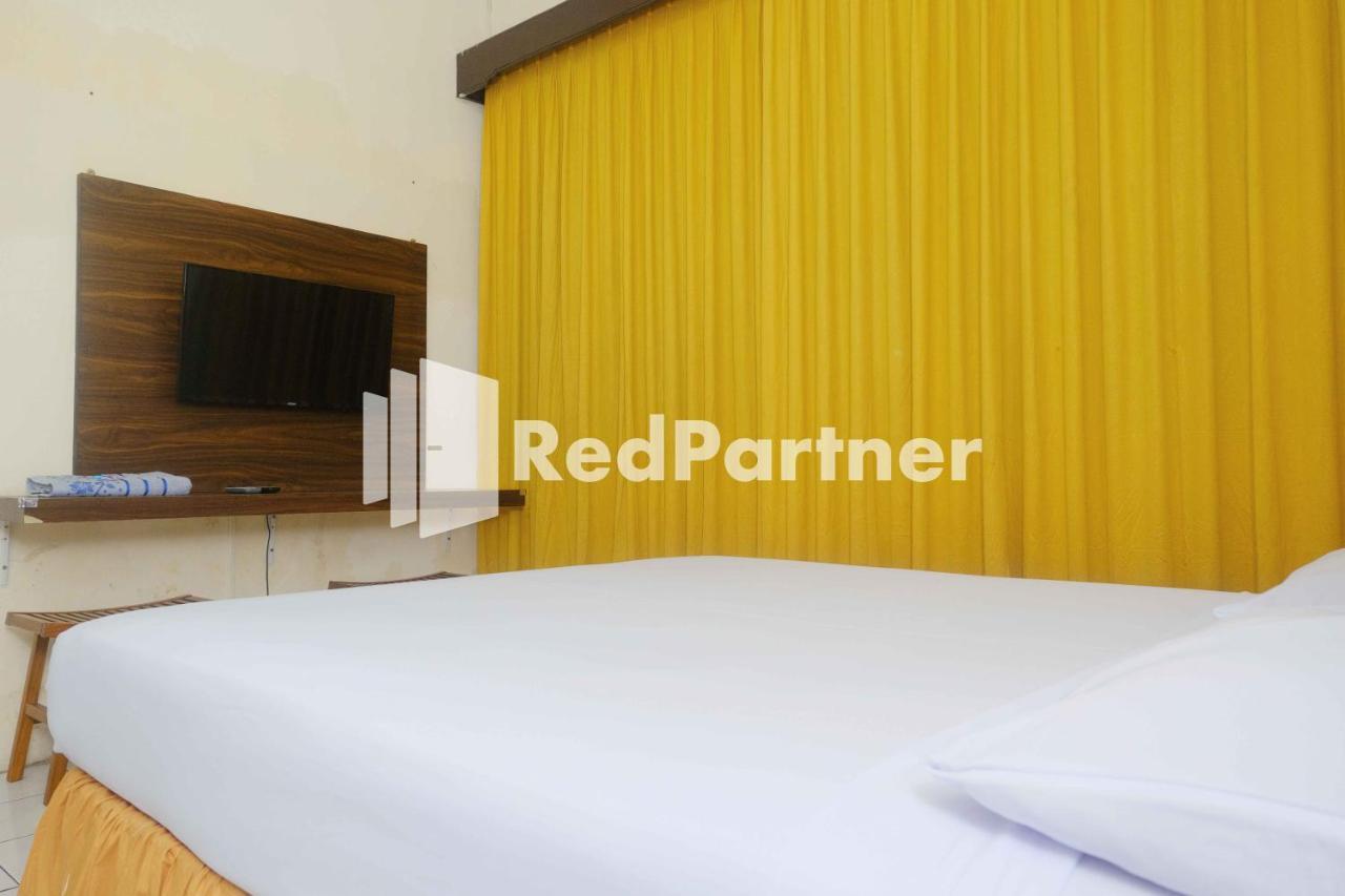 Hotel Transit 1 Makassar Redpartner Ngoại thất bức ảnh