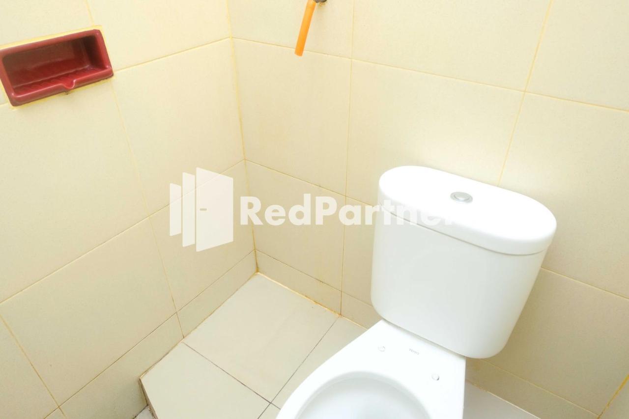 Hotel Transit 1 Makassar Redpartner Ngoại thất bức ảnh