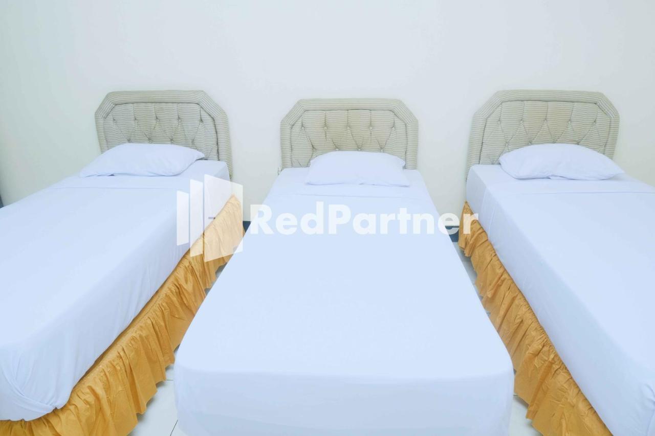Hotel Transit 1 Makassar Redpartner Ngoại thất bức ảnh
