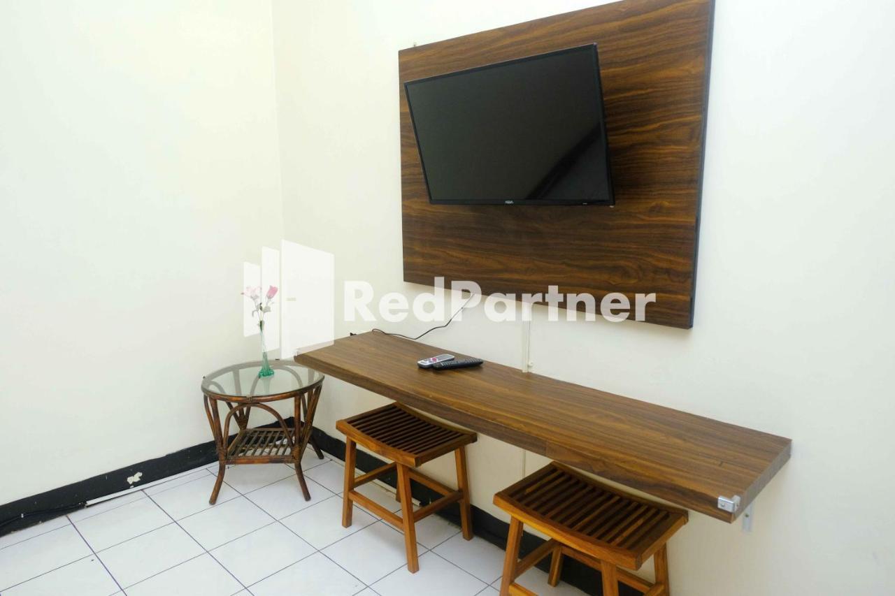 Hotel Transit 1 Makassar Redpartner Ngoại thất bức ảnh