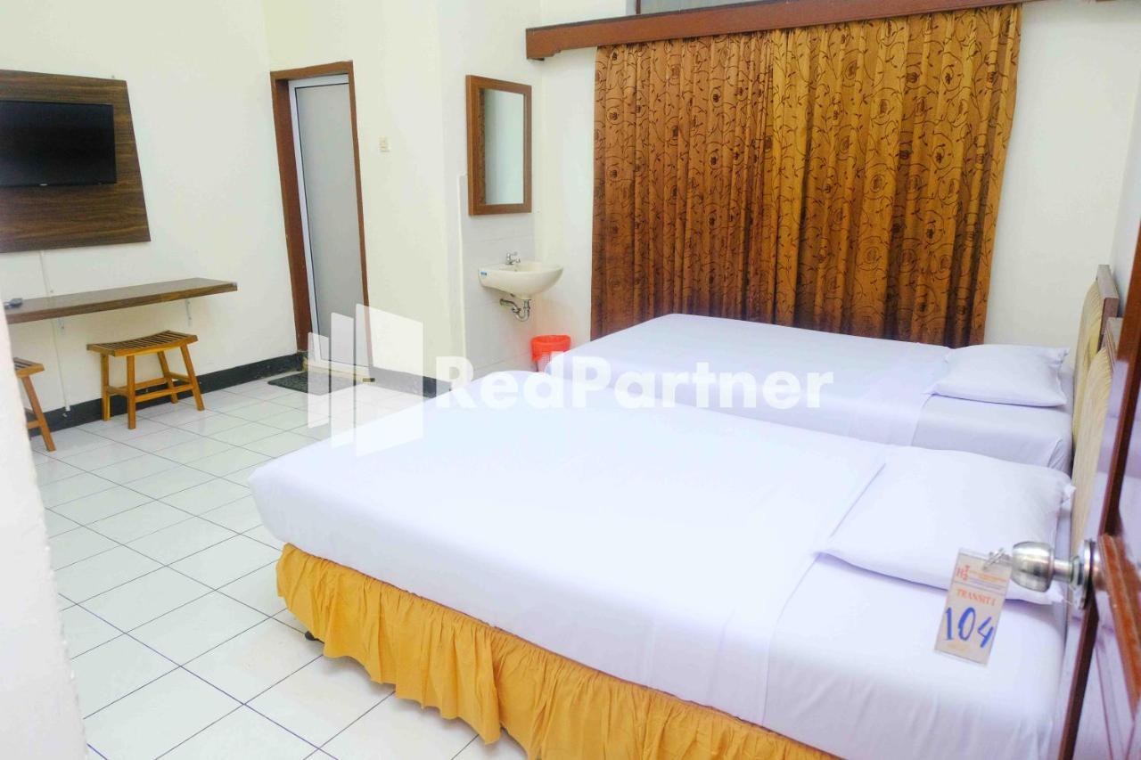 Hotel Transit 1 Makassar Redpartner Ngoại thất bức ảnh